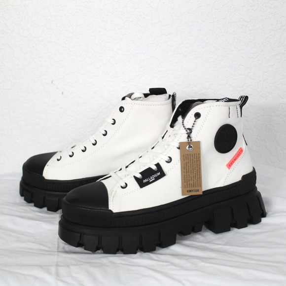 Palladium Boots Revolt Hi Tx Boot Sneaker in Star White Size 10 NIB Platform - Picture 3 of 7